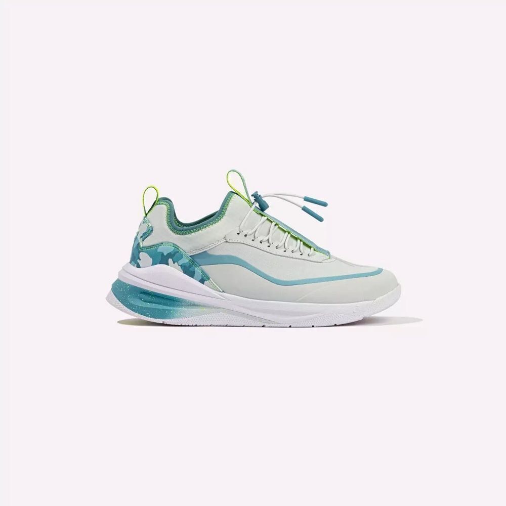 Clove Aeros sneakers